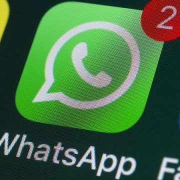 Para usuário aceitar nova política, Whatsapp impõe data