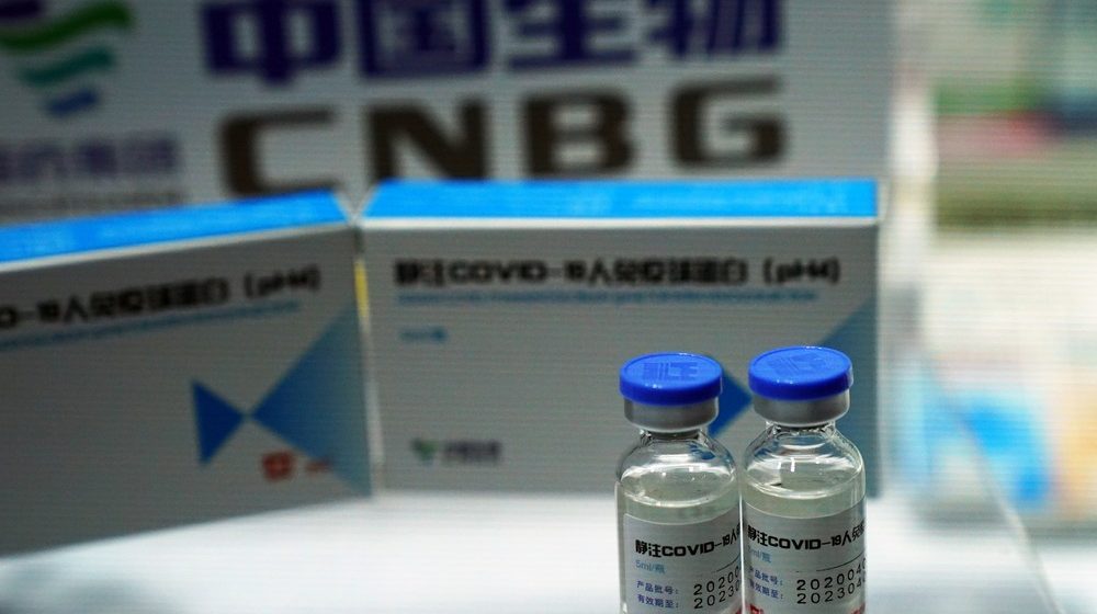 Estudo preliminar indica que duas vacinas chinesas conseguiram neutralizar variante da África do Sul