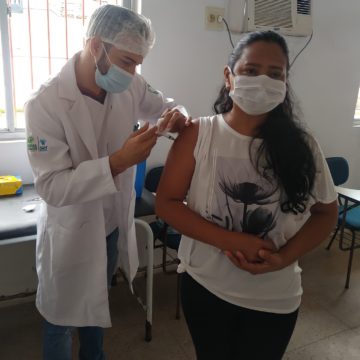 Alunos de Enfermagem da UNAMA atuam na vacinação contra Covid-19