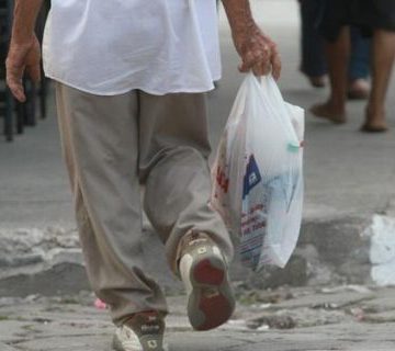 Entra em vigor a lei que proíbe uso de sacolas plásticas em supermercados do Pará