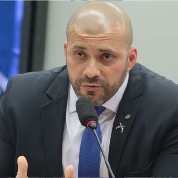11 Alexandre de Moraes determina prisão domiciliar para Daniel Silveira