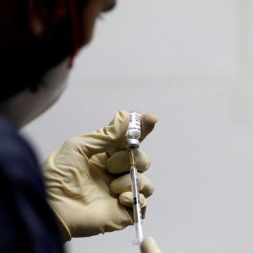 2020-12-17t104705z_1467456578_rc2yok9mwzgx_rtrmadp_3_health-coronavirus-india-cases (1) Anvisa e laboratório avaliam hoje uso emergencial da Covaxin