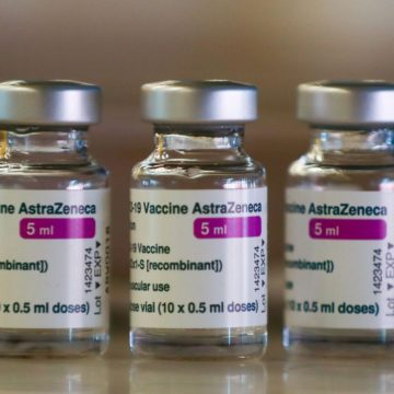 2021-03-24t094656z_1318001781_rc2lhm95e000_rtrmadp_3_health-coronavirus-spain-astrazeneca Índia deve atrasar entrega de vacinas para Covax, diz Unicef