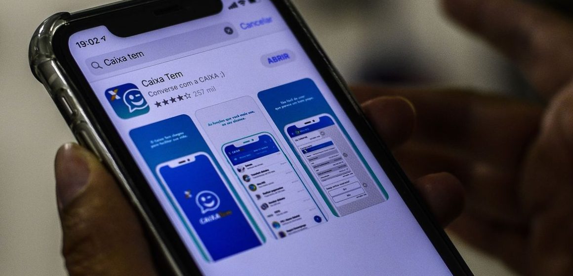 Nascidos em março podem atualizar dados no Caixa Tem