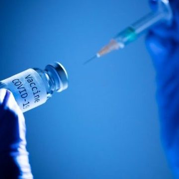 Desmontada na China e África do Sul a rede que vendia vacinas falsas da Covid