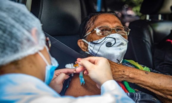 Marituba inicia vacinação de pessoas a partir de 60 anos