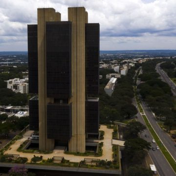 Crédito concedido pelos bancos deve crescer 8% este ano, estima BC