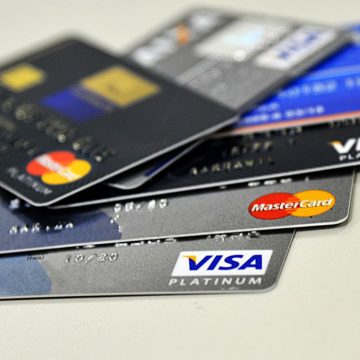 Cartões de crédito Juros anuais do cartão de crédito chegam a até 875%
