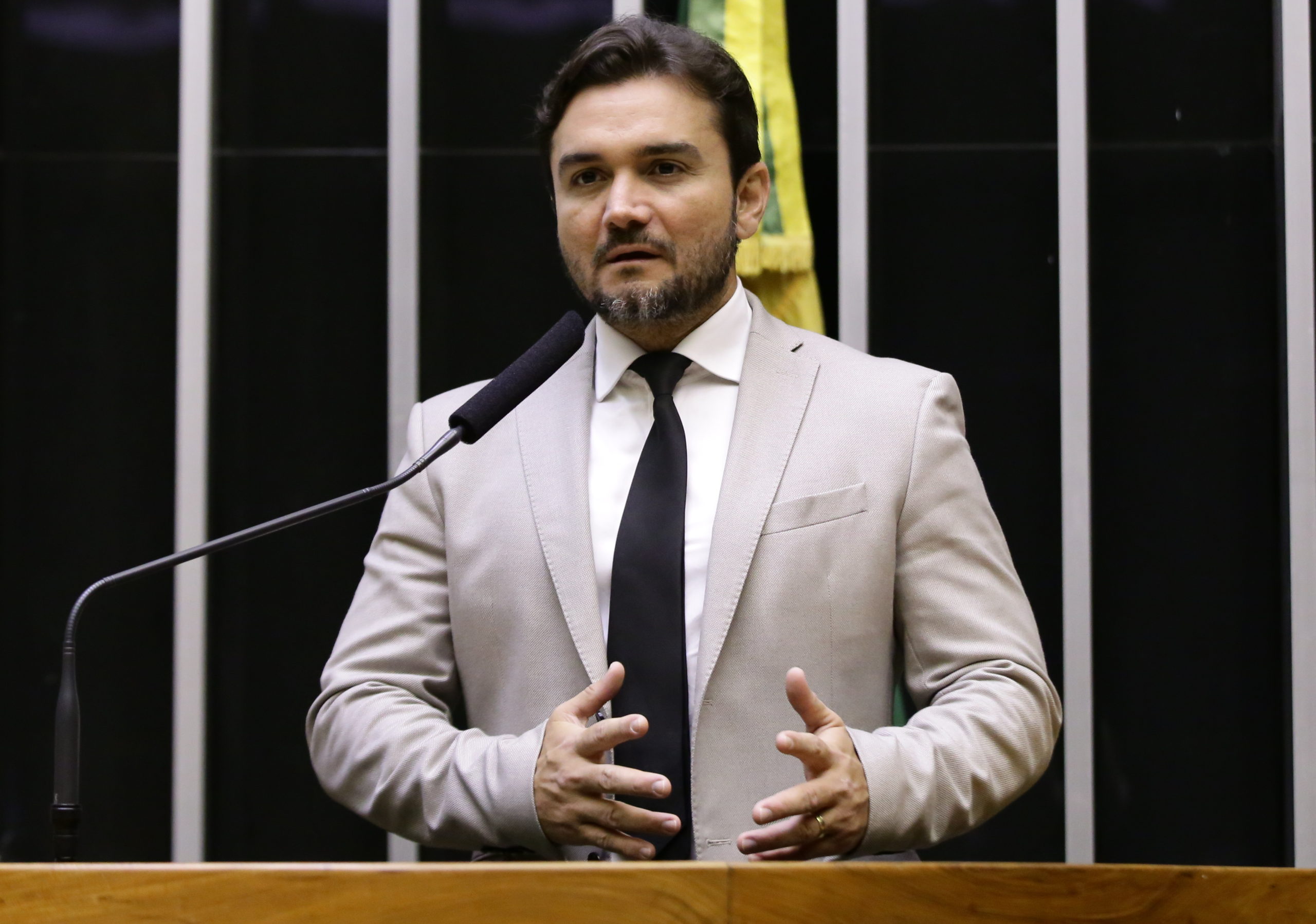 Celso Sabino solicita inclusão do Pará no desconto do preço de energia