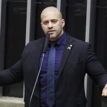 img20191119220907075_0 Deputado Daniel Silveira segue para prisão domiciliar