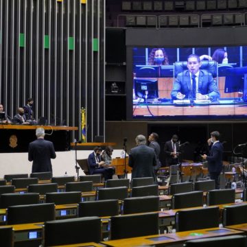 Sem acordo, votação de MP que amplia margem do consignado é adiada