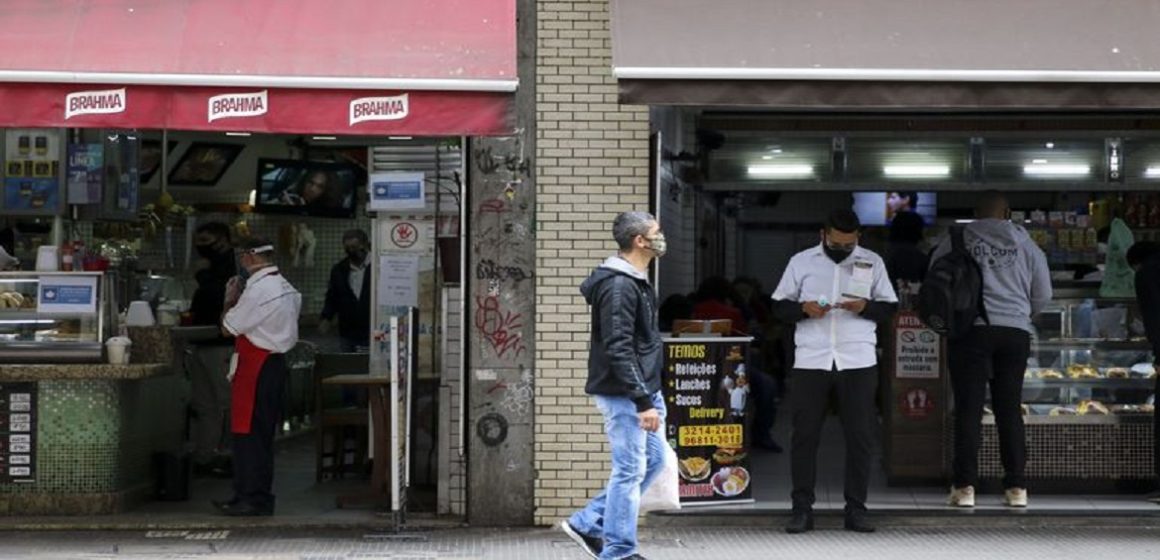 Cai 1,5% a confiança dos empresários do comércio