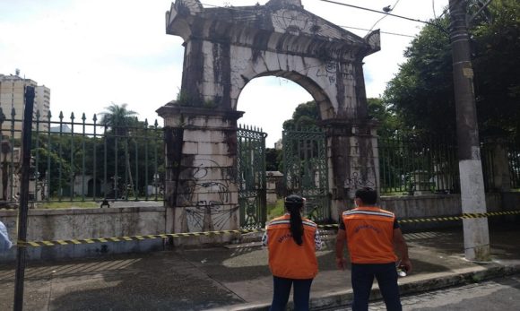 Pórtico do Cemitério da Soledade está caindo, mas Secult já havia lançado o projeto de restauro do local