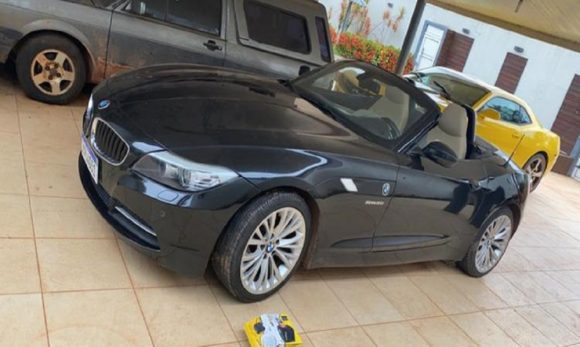Itaituba: PF cumpre mandado e apreende carros de luxo na casa de garimpeiro
