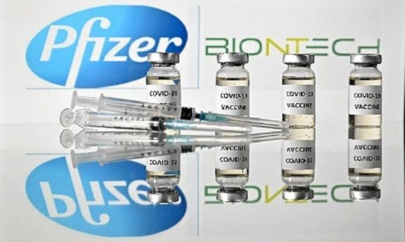 Ministério da Saúde negocia compra de mais 100 milhões de doses da Pfizer