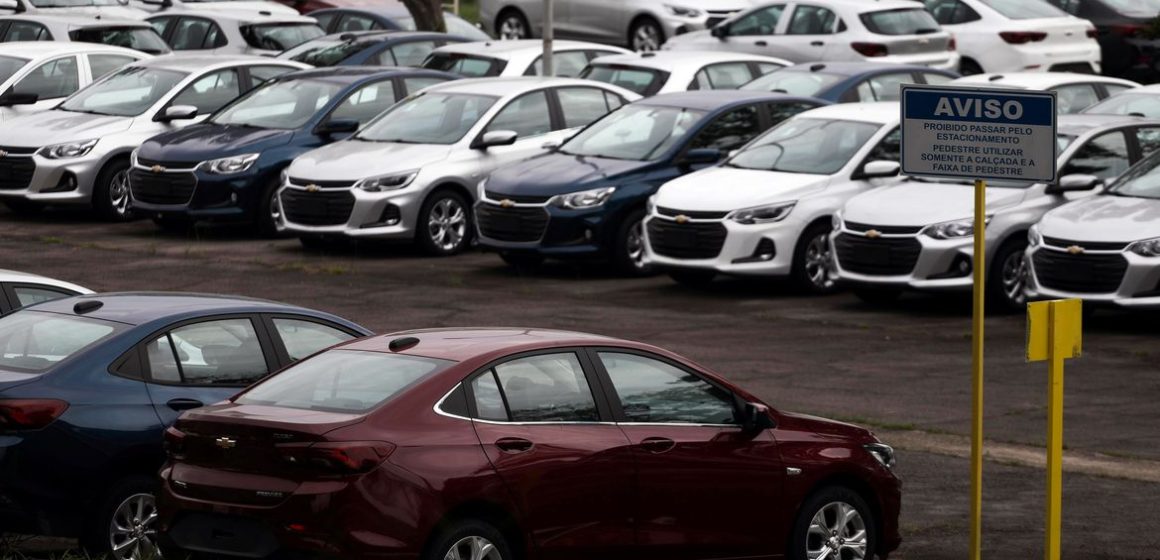Falta de carros novos gera crise para locadoras