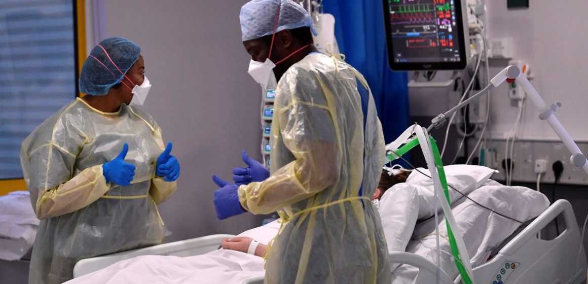 Covid-19: um terço dos sobreviventes tem distúrbios, mostra estudo