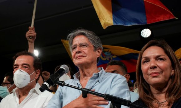 Equador: banqueiro tem vitória sobre socialista