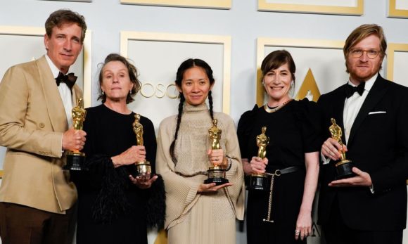 Nomadland – Sobreviver na América leva 3 principais prêmios do Oscar
