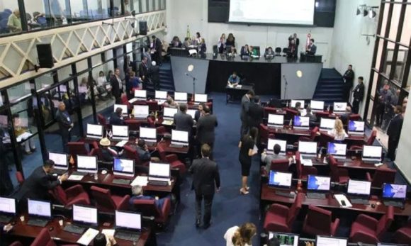 Alepa aprova proposta para vacinar jornalistas contra Covid