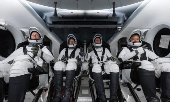 NASA e SpaceX lançam missão tripulada para a Estação Espacial