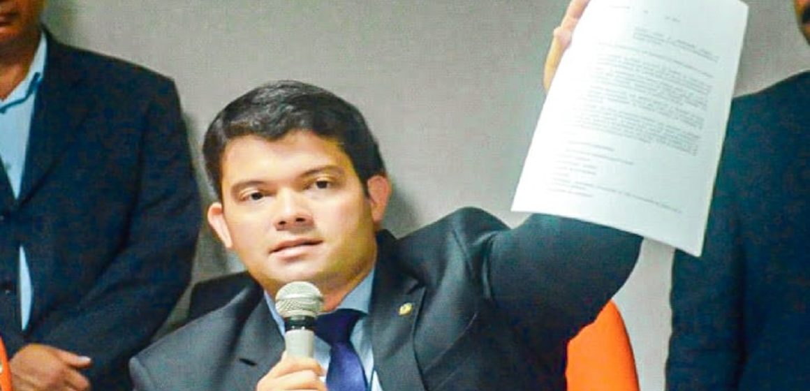 Projetos de Miro Sanova que beneficiam pessoas do espectro autista e Síndrome de Down são aprovados na Comissão de Justiça da Alepa