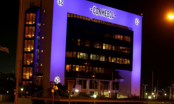 Conmebol anuncia que receberá vacinas de covid-19 na próxima quarta