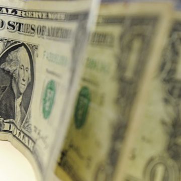 Société alerta que Dólar se aproxima de patamar que pode levá-lo a R$ 5,88