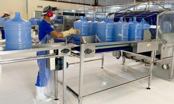 Sespa inspeciona empresas envasadoras de águas minerais e adicionadas de sais