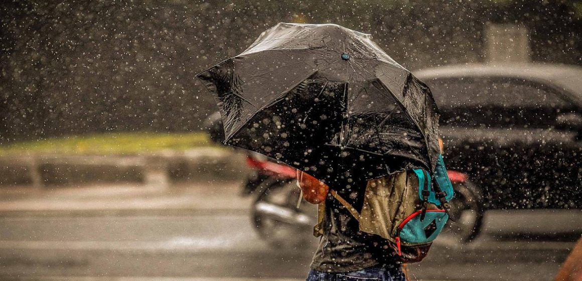 IPTU Cidade abandonada Semas mantém alerta à população sobre raios, ventos e chuvas fortes em abril