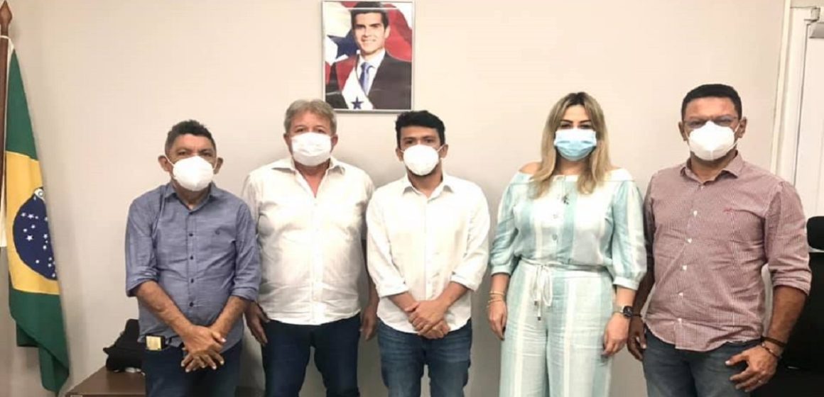 Iran Lima dialoga parcerias com prefeitos de Bagre e Curralinho