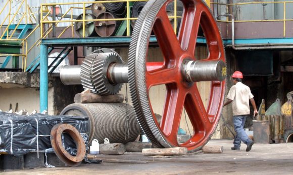 Demanda por bens industriais cai 1,2% em março, diz Ipea
