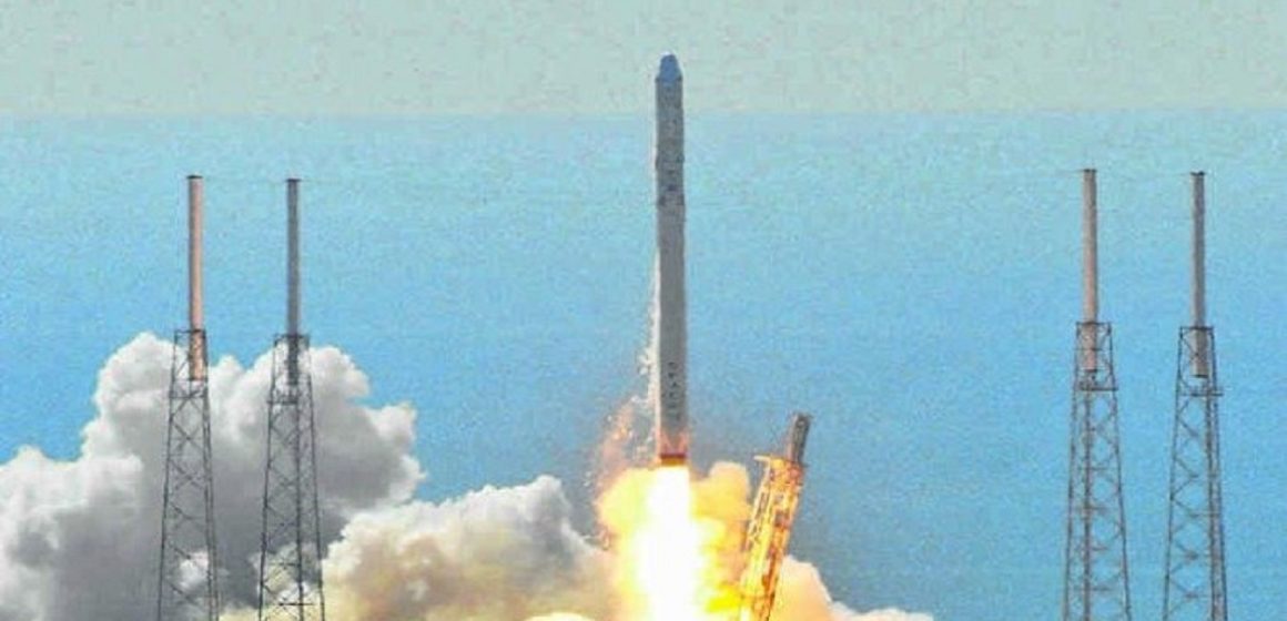 Elon Musk e Jeff Bezos travam embate bilionário pela supremacia no espaço