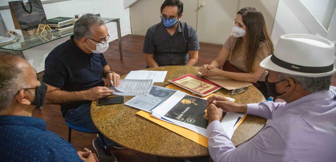 Prefeitura de Belém recebe parte do acervo do maestro Altino Pimenta