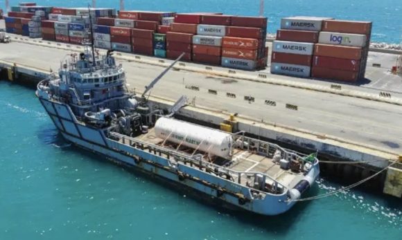 Navio com oxigênio para atender pacientes com Covid chega em Belém