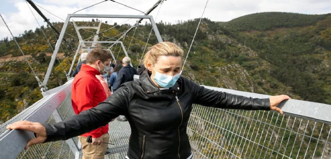 Portugal faz a maior ponte de pedestres suspensa do planeta