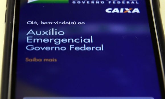 Caixa paga auxílio emergencial a nascidos em dezembro