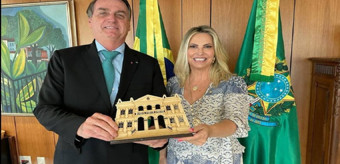 Bolsonaro nomeia mulher do líder do governo na Câmara para o cargo de conselheira de Itaipu Binacional