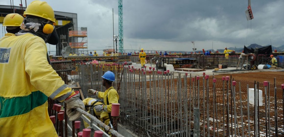 Confiança do empresário da construção tem primeira alta do ano