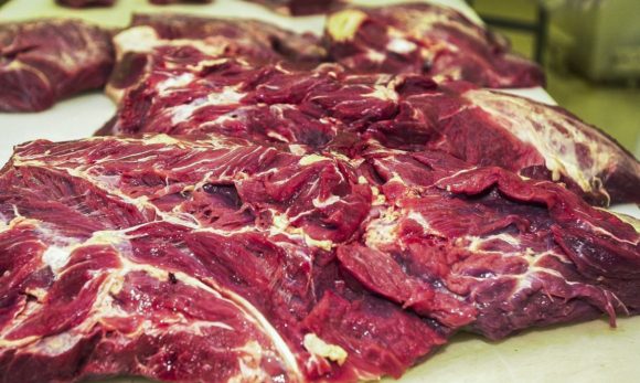 Consumo de carne é o mais baixo desde 1996, diz Ministério da Agricultura