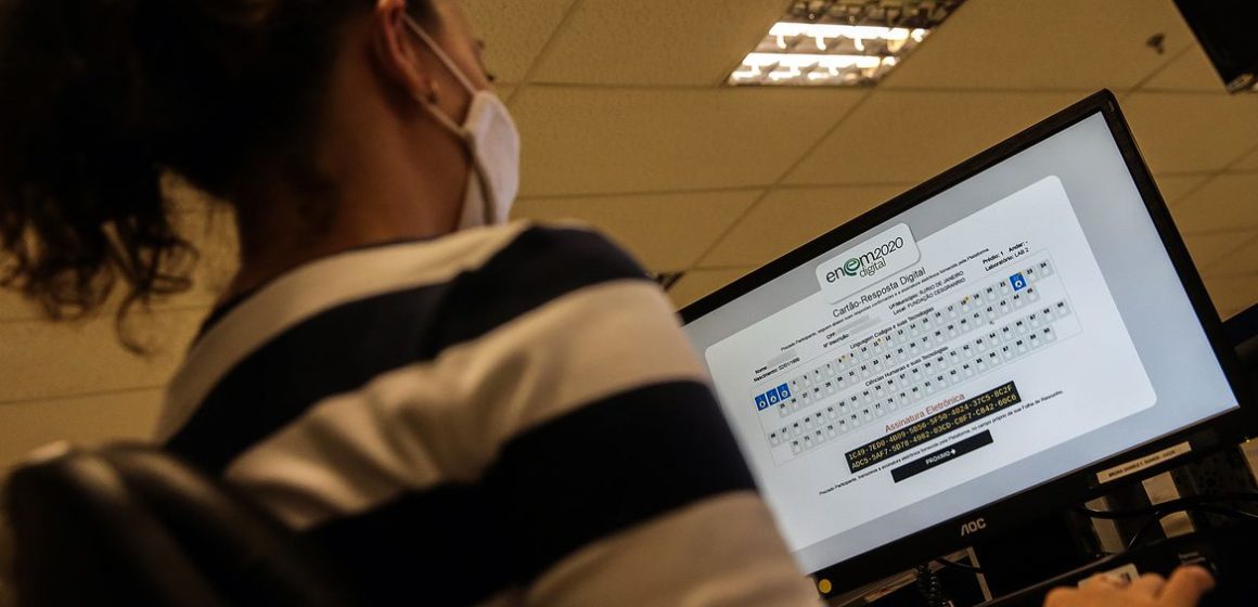 Governo divulga datas para pedir isenção de taxa de inscrição no Enem