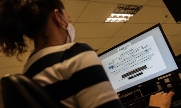 Enem digital Governo divulga datas para pedir isenção de taxa de inscrição no Enem