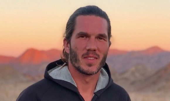 Turista francês detido no Irã será julgado por espionagem; pena pode ser a morte