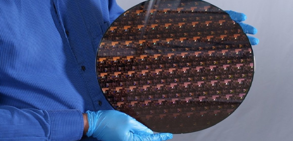 IBM diz ter criado primeiro chip de 2 nanômetros do mundo
