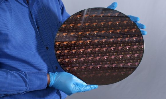 IBM diz ter criado primeiro chip de 2 nanômetros do mundo