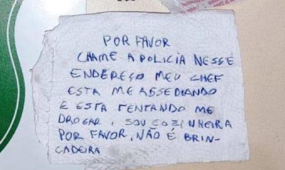 Jovem pede socorro em guardanapo após ser assediada pelo chefe em SC: ‘Por favor, não é brincadeira’