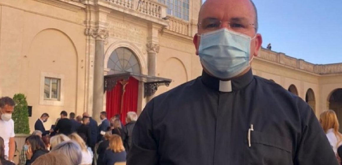 Padre que ouviu brincadeira do Papa sobre brasileiros fala sobre encontro: ‘momento inexplicável’