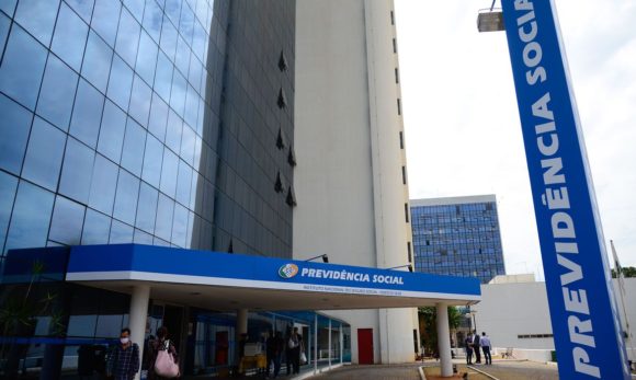 Décimo terceiro do INSS começa a ser depositado