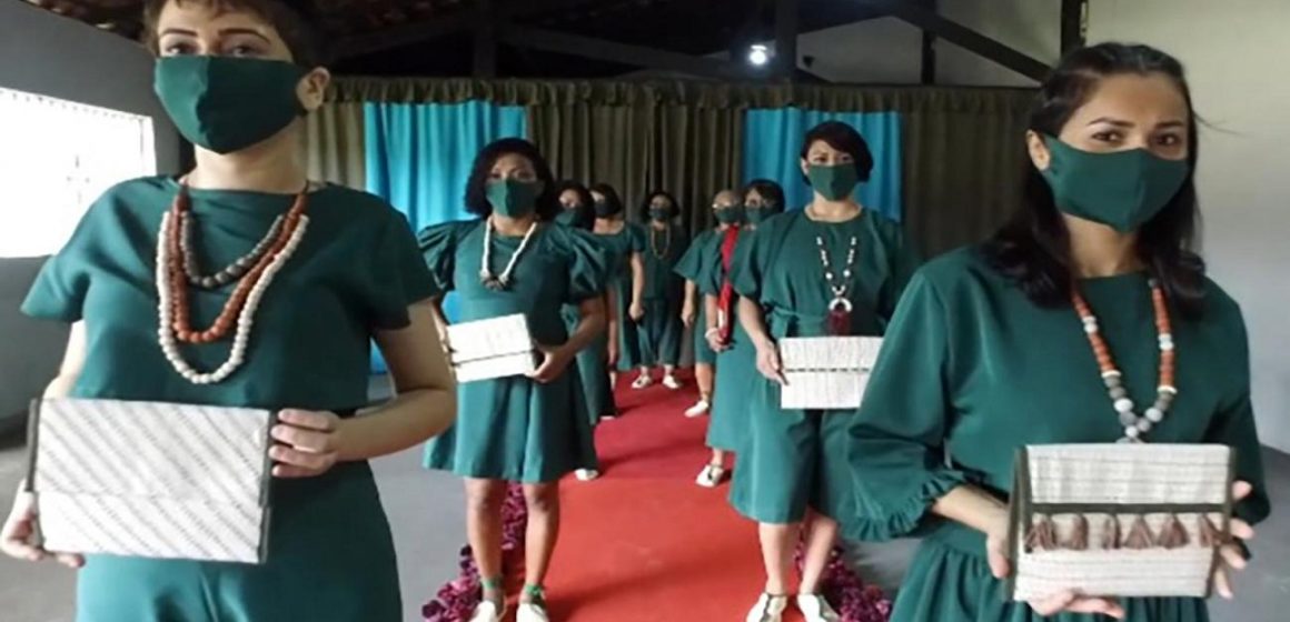 Custodiadas confeccionam roupas e acessórios alusivos ao Dia das Mães