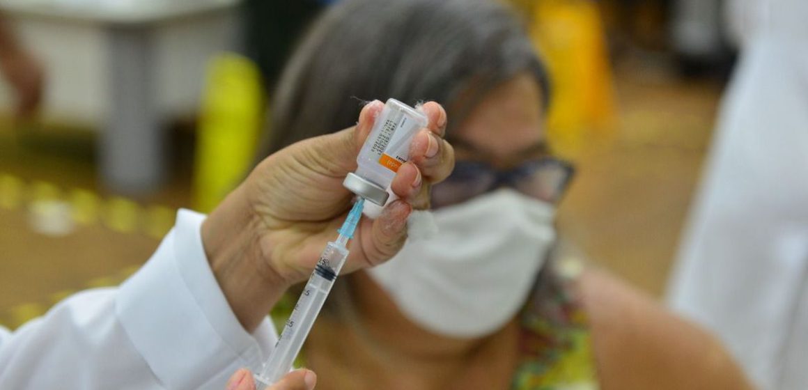 Farmacêuticos poderão participar da campanha contra a covid-19